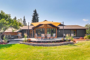 Libby Home on Golf Course with Deck and Mtn Views!